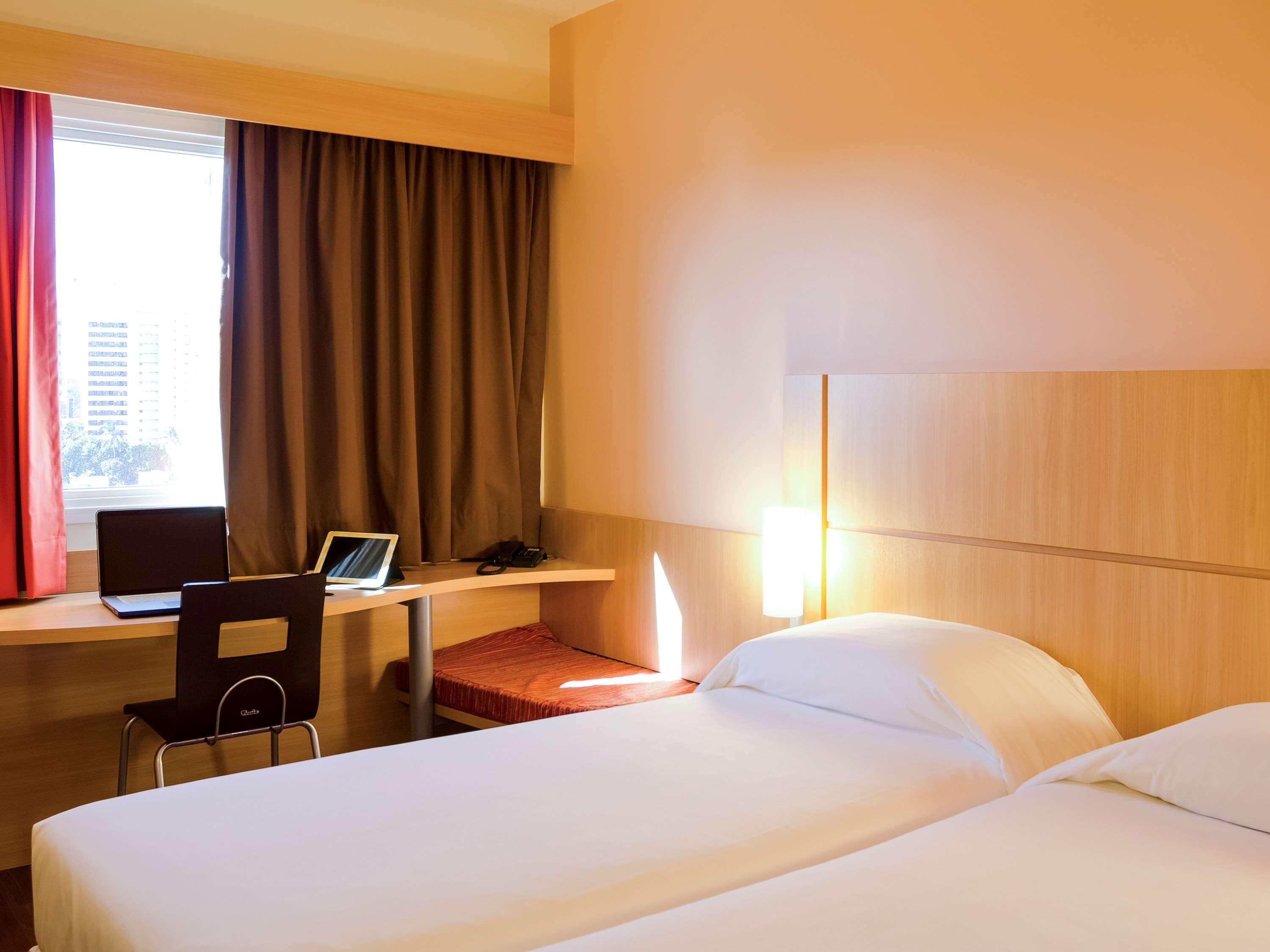 Hotel Ibis Boa Viagem 3*